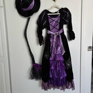 Girls witch Halloween costume dress with hat and broom size 8-10 years